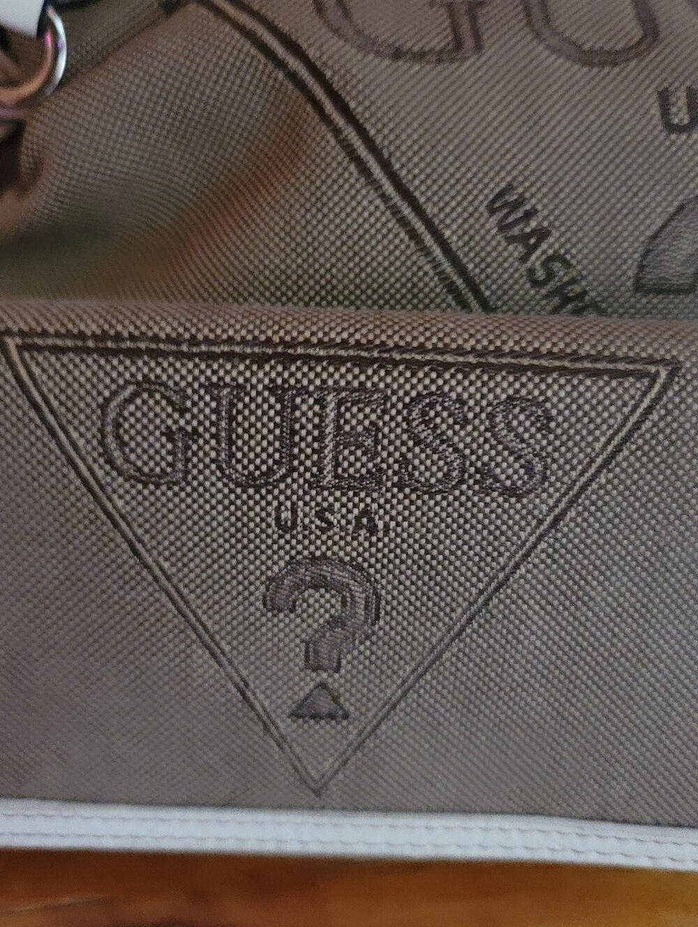 GUESS Olive Canvas Shoulder Bag with White Trim and Matching Wallet - Picture 3 of 11